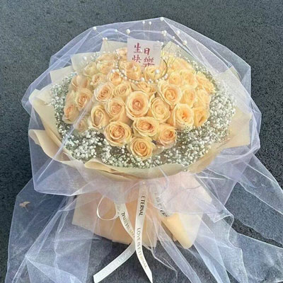 贵阳52朵香槟玫瑰满天星，你就是我的全部