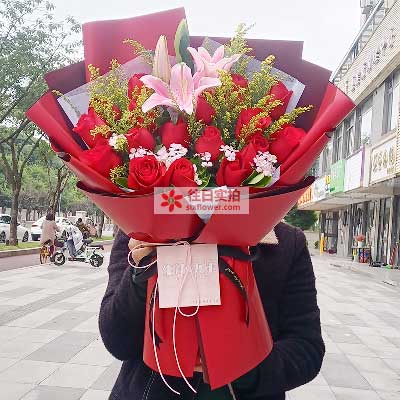 贵阳19朵红玫瑰百合，与你幸福前行