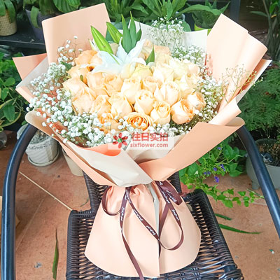贵阳33朵香槟玫瑰百合，心里永远是你